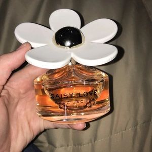 Daisy love by Marc Jacobs